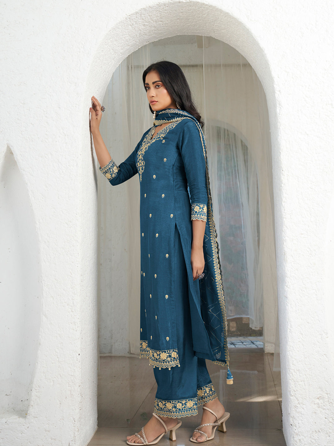 Floral + Geometric thread work & Hanging Pearl on Daman Kurta With Straight Pant & Dupatta Product vendor