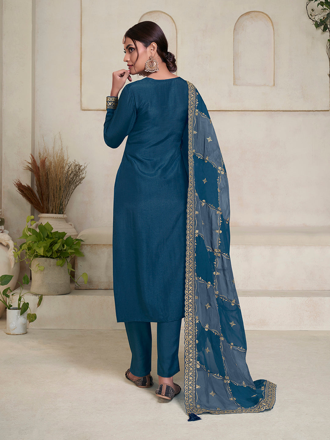 Blue Embroidered Kurta Set With dola jacquard and heavy sequins