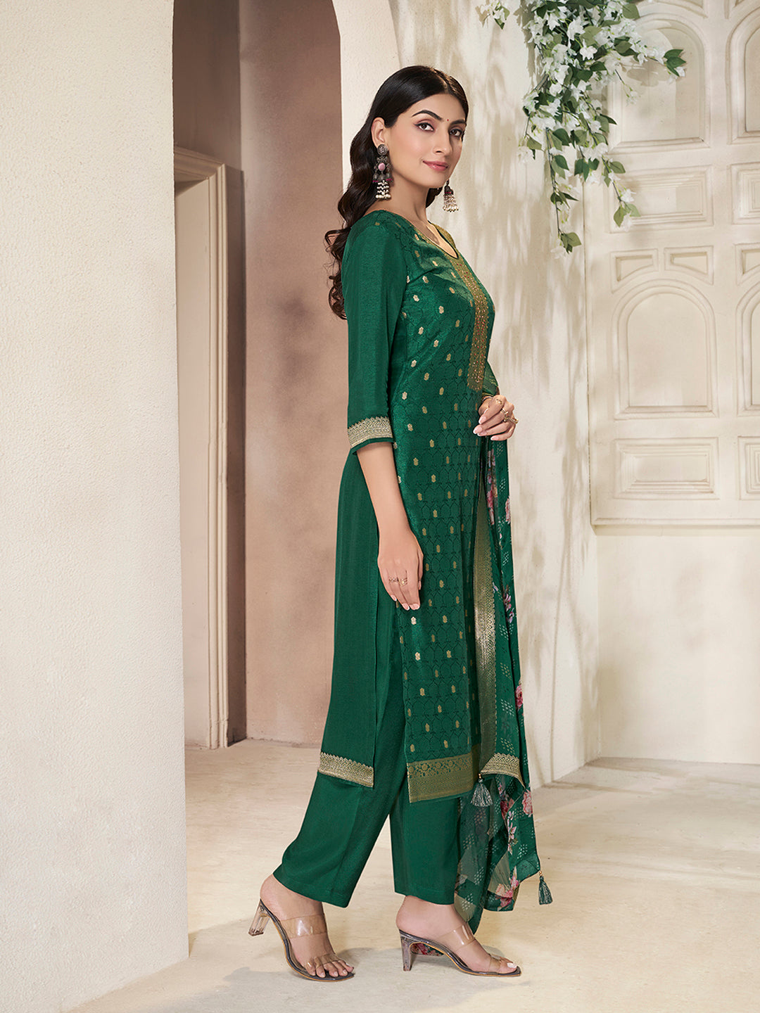 Green Dola Silk Kurta with Jacquard Weave Sequins Work Kurta Suit Set