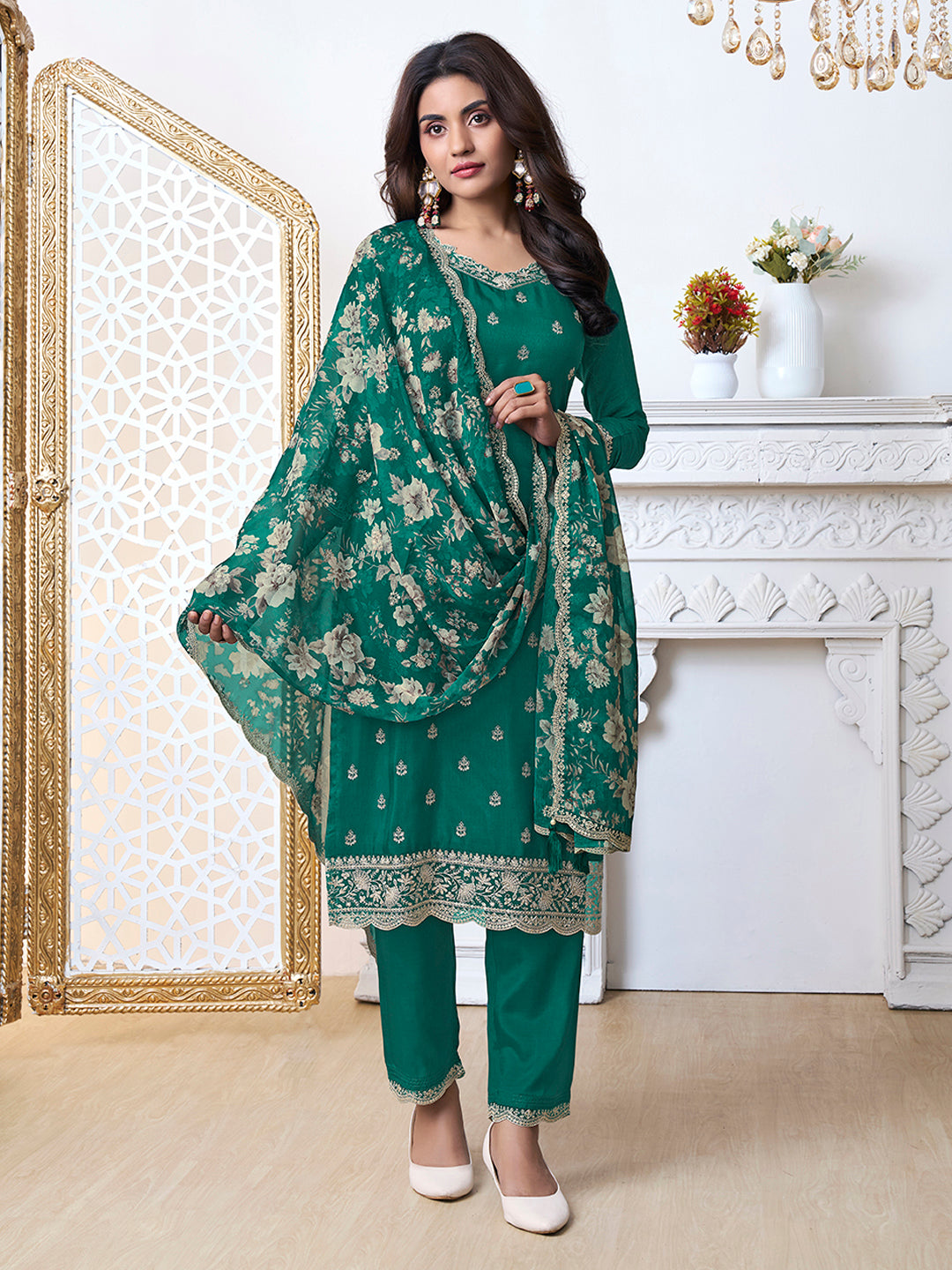 Green Cutwork Neckline Dola Silk Kurta Suit Set with floral Printed Dupatta Product vendor